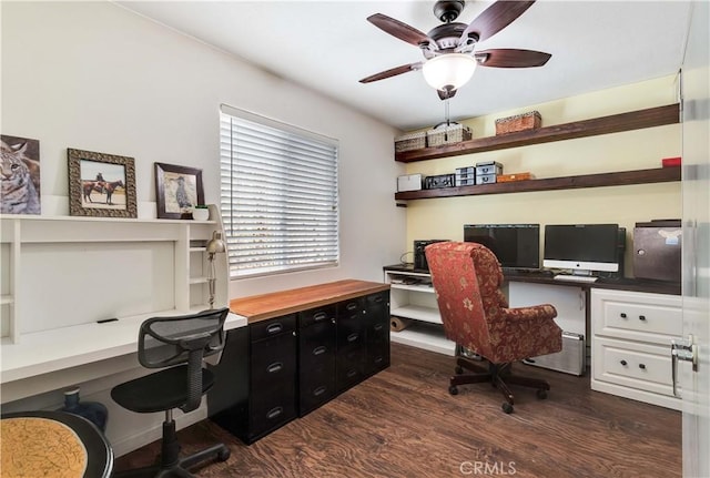 57490 Redondo St, Yucca Valley, CA 92284 - office area with a ceiling fan and dark wood-style floors