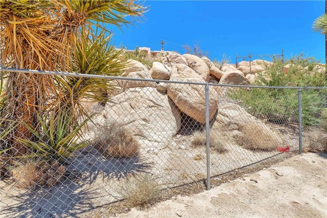 57490 Redondo St, Yucca Valley, CA 92284 - view of gate