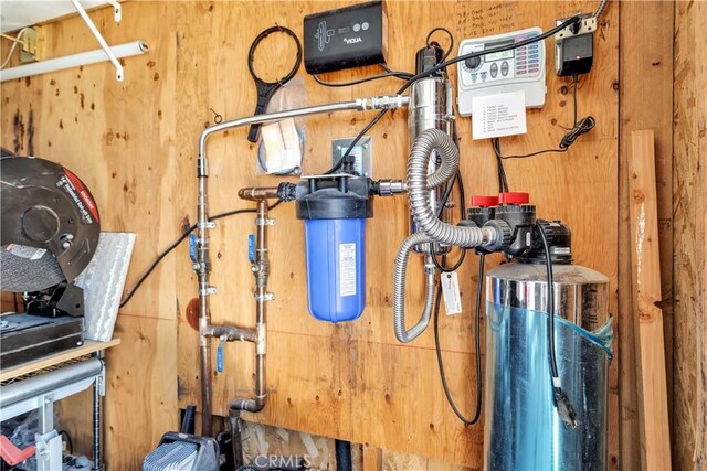 57490 Redondo St, Yucca Valley, CA 92284 - view of utility room