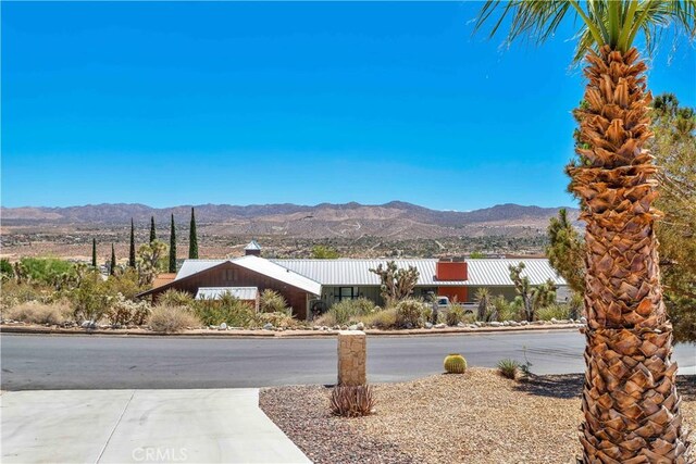 57490 Redondo St, Yucca Valley, CA 92284 - view of mountain background