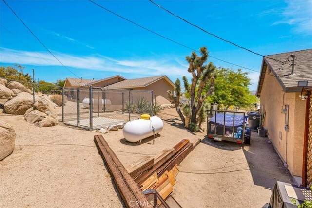 57490 Redondo St, Yucca Valley, CA 92284 - view of patio / terrace