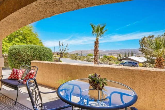 57490 Redondo St, Yucca Valley, CA 92284 - balcony featuring a mountain view