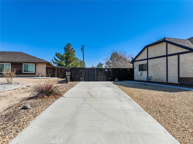 13889 Olathe Rd, Apple Valley, CA 92307 - view of side of home with brick siding