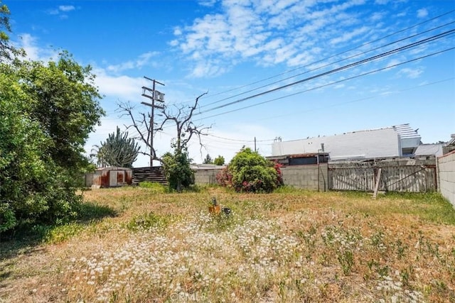 13411 Wingo St, Arleta, CA 91331 - view of yard