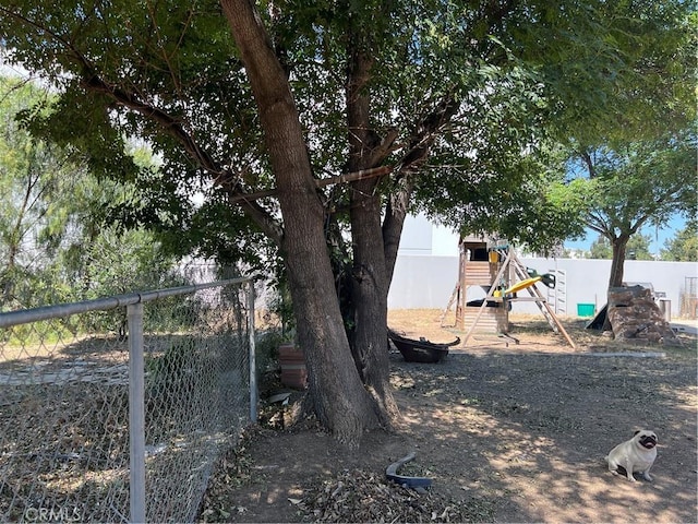 111 W Perry St, Perris, CA 92571 - view of yard