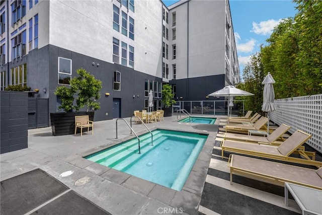 4215 Glencoe Ave Unit 103, Marina Del Rey, CA 90292 - community pool featuring a hot tub and a patio