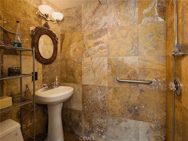 30040 Grandpoint Ln, Rancho Palos Verdes, CA 90275 - bathroom featuring toilet, a sink, and a shower