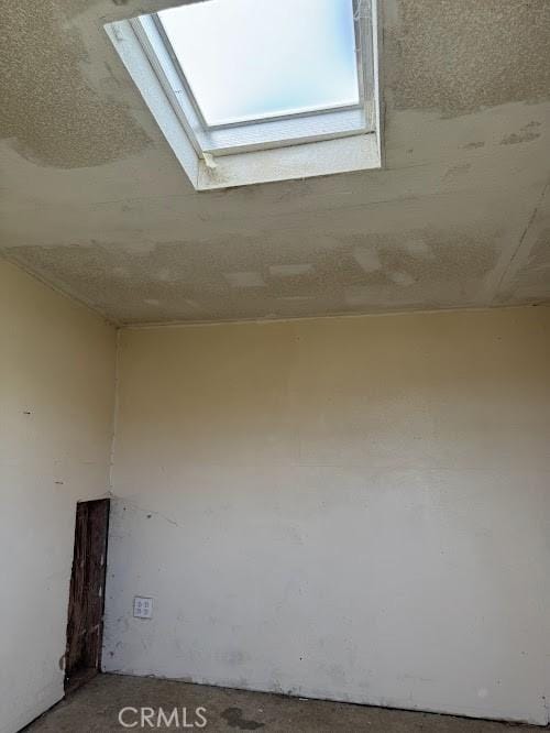 1447 W Westward Ave, Banning, CA 92220 - bonus room featuring a skylight
