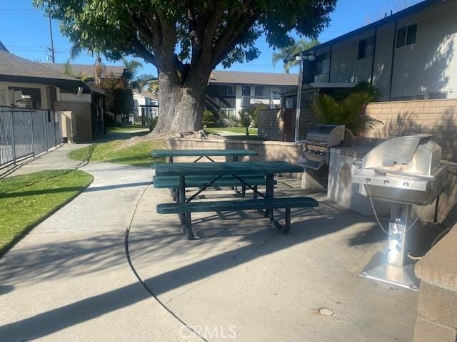 7100 Cerritos Ave Unit 112, Stanton, CA 90680 - view of community featuring area for grilling and a patio area