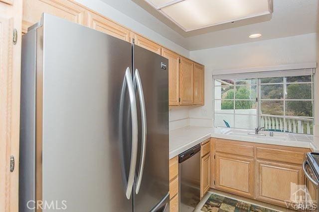 5805 Oak Bend Ln Unit 407, Oak Park, CA 91377 - kitchen featuring appliances with stainless steel finishes and recessed lighting