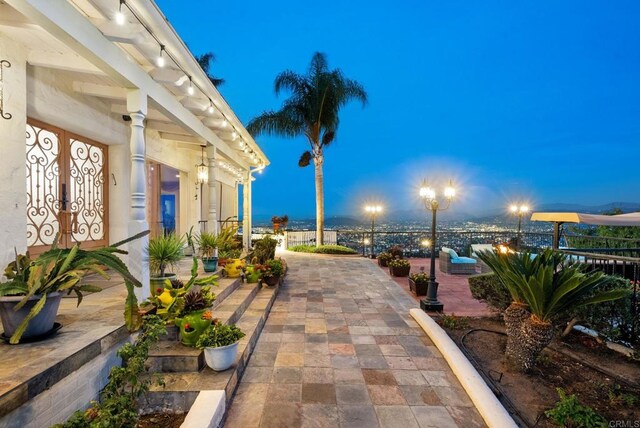 10310 Fuerte Dr, La Mesa, CA 91941 - surrounding community with a patio area
