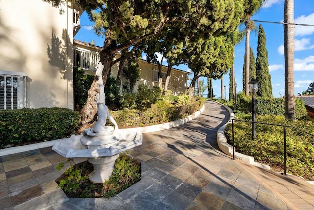 10310 Fuerte Dr, La Mesa, CA 91941 - view of home's community