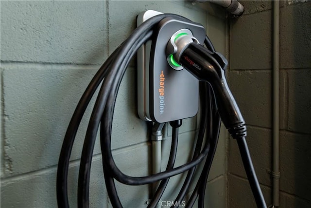 68 E F St, Encinitas, CA 92024 - garage view of car charger