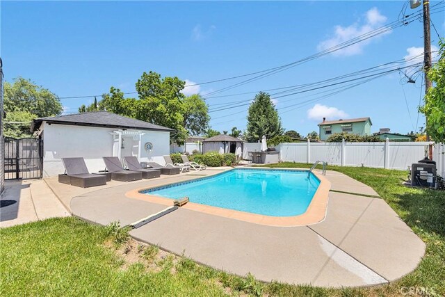 254 Piedmont Ave, Claremont, CA 91711 - view of swimming pool featuring a patio