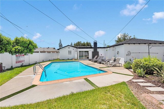 254 Piedmont Ave, Claremont, CA 91711 - view of swimming pool featuring a patio area