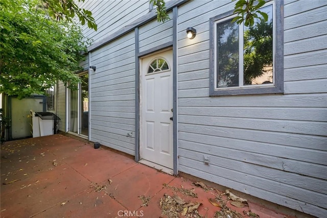 639 S 7th St, Grover Beach, CA 93433 - entrance to property featuring a patio area