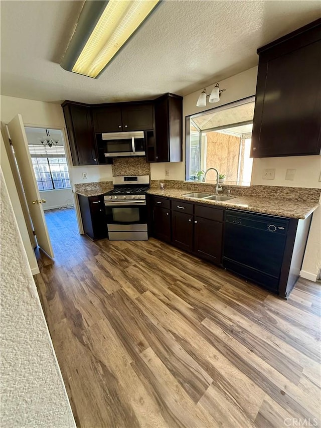 13735 Gemini St, Victorville, CA 92392 - photo 12