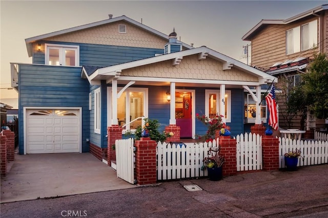 41 19th St, Cayucos, CA 93430 - view of front facade featuring covered porch and driveway