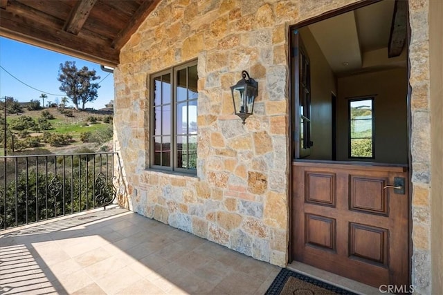 1470 Via Chaparral, Fallbrook, CA 92028 - entrance to property featuring stone siding