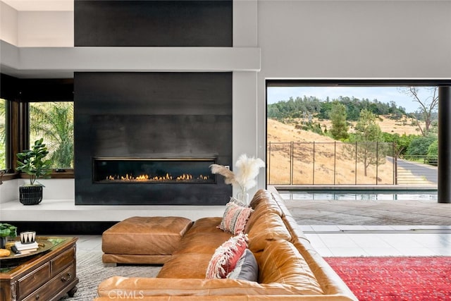 3386 Canyon Oaks Ter, Chico, CA 95928 - living room with a glass covered fireplace