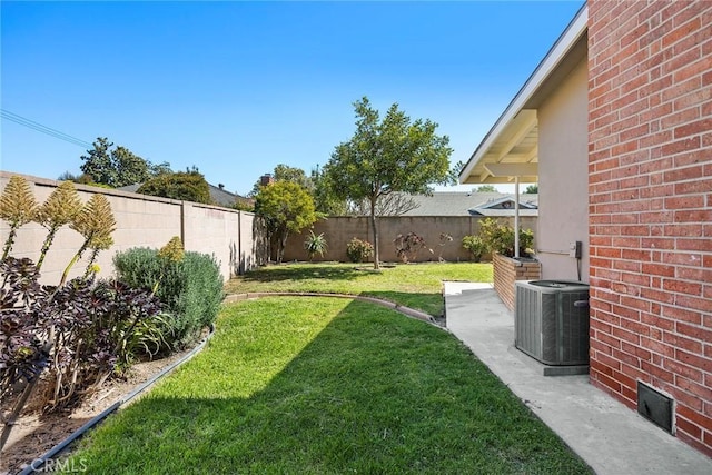 1418 E Wilshire Ave, Fullerton, CA 92831 - view of yard featuring central AC unit
