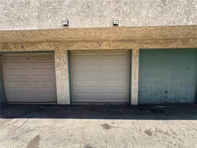2394 Gonzaga Ln, Riverside, CA 92507 - view of garage