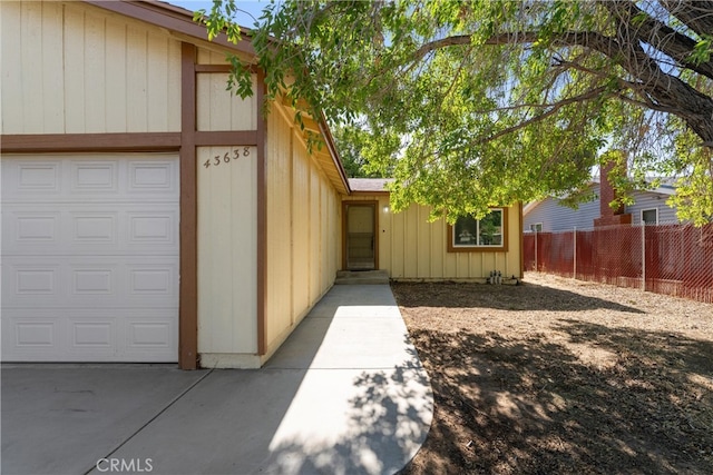 43638 Oleander St, Lancaster, CA 93535 - entrance to property with a garage