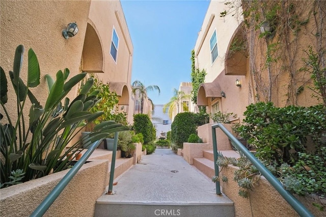 10659 Bloomfield St, Toluca Lake, CA 91602 - view of property's community