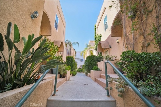 10659 Bloomfield St, Toluca Lake, CA 91602 - view of community