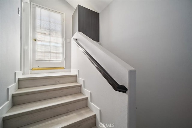 10659 Bloomfield St, Toluca Lake, CA 91602 - stairway with vaulted ceiling