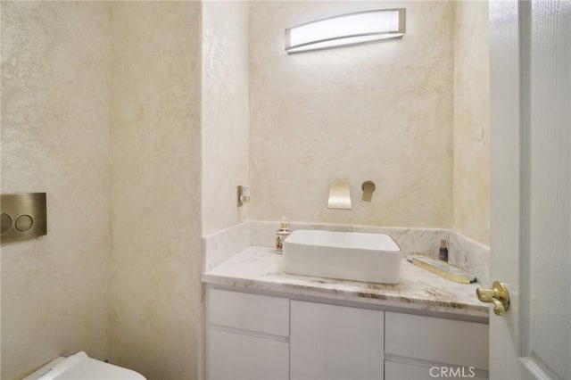10659 Bloomfield St, Toluca Lake, CA 91602 - bathroom with vanity and toilet