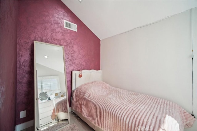 10659 Bloomfield St, Toluca Lake, CA 91602 - bedroom featuring vaulted ceiling