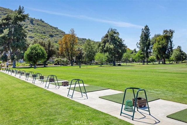 4119 Oak Island Ln, Fallbrook, CA 92028 - view of community with a lawn