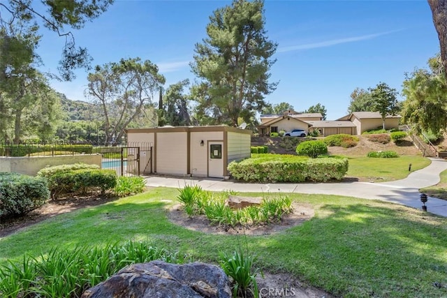 4119 Oak Island Ln, Fallbrook, CA 92028 - view of yard featuring an outbuilding and a gate