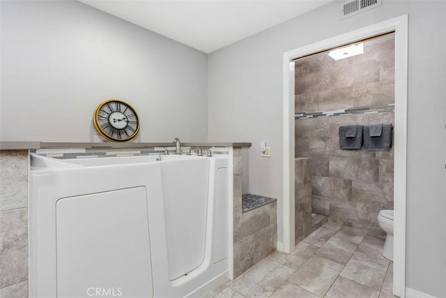 4119 Oak Island Ln, Fallbrook, CA 92028 - full bath featuring washer / dryer and toilet