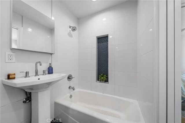 21322 S Western Ave, Torrance, CA 90501 - bathroom featuring shower / bathtub combination
