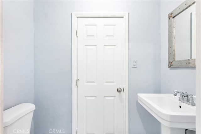 9232 S 7th Ave, Inglewood, CA 90305 - bathroom featuring toilet and a sink