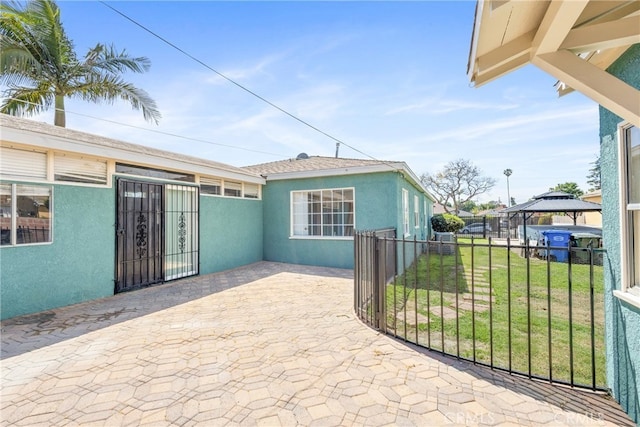 9232 S 7th Ave, Inglewood, CA 90305 - view of patio / terrace with a gazebo