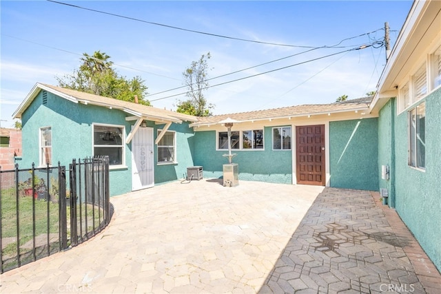 9232 S 7th Ave, Inglewood, CA 90305 - back of property featuring stucco siding