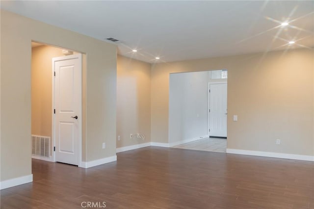 980 Creston Way, Beaumont, CA 92223 - empty room featuring recessed lighting, wood finished floors, and baseboards