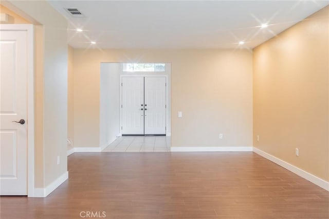 980 Creston Way, Beaumont, CA 92223 - foyer featuring light wood-style floors, recessed lighting, and baseboards