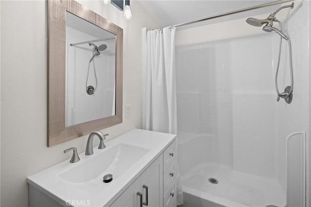 8950 Pueblo Ave, Atascadero, CA 93422 - full bathroom featuring tiled shower and vanity