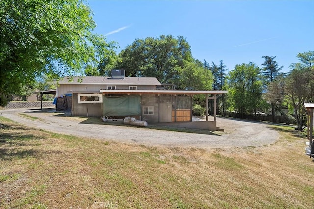 8950 Pueblo Ave, Atascadero, CA 93422 - back of house featuring a yard