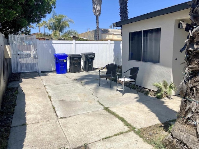386771 Menlo Ave, San Diego, CA 92105 - view of patio