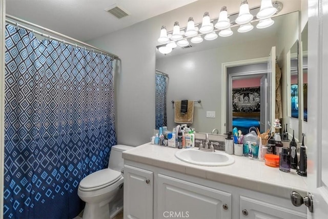 23402 Brookdale Ln Unit 56, Valencia, CA 91355 - full bath featuring vanity and a shower with shower curtain