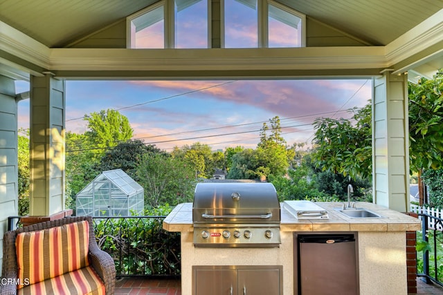 1421 Oneonta Knl, South Pasadena, CA 91030 - patio terrace at dusk featuring a sink