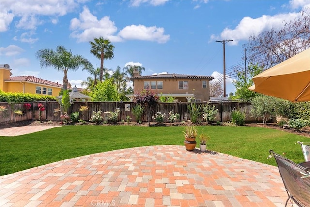 7659 Balasiano Ave, West Hills, CA 91304 - view of yard with a patio