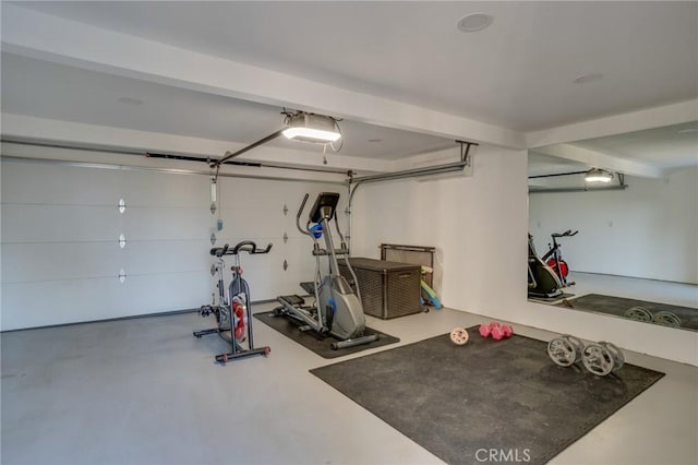 576 E Desert Holly Cir, Palm Springs, CA 92262 - exercise area with a garage