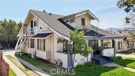 426 Ivy St, Glendale, CA 91204 - view of side of home with stairs