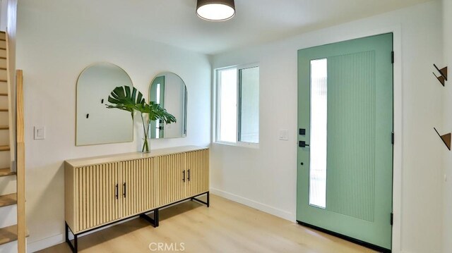 2737 Lorenzo Ave, Costa Mesa, CA 92626 - entrance foyer featuring wood finished floors and baseboards